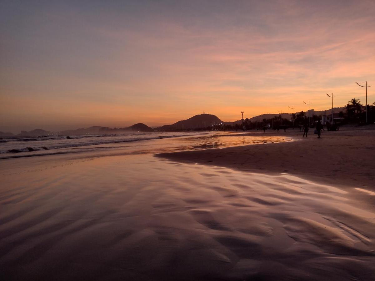 Apartamento Beira Mar - Enseada - Guaruja - 150 Metros Da Praia ภายนอก รูปภาพ
